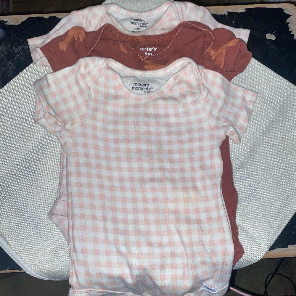 3 infant onesies